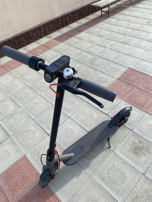 Электросамокат Xiaomi M365