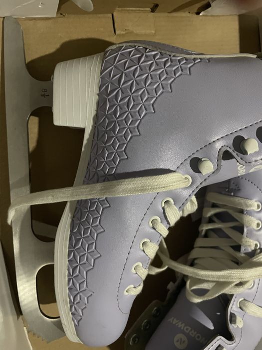 Продам коньки 35 размер