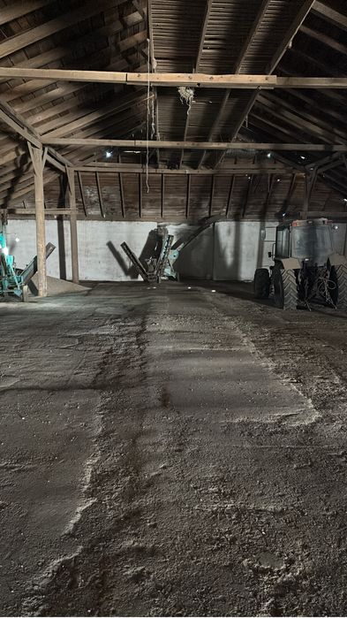 Три склада в село Переметное