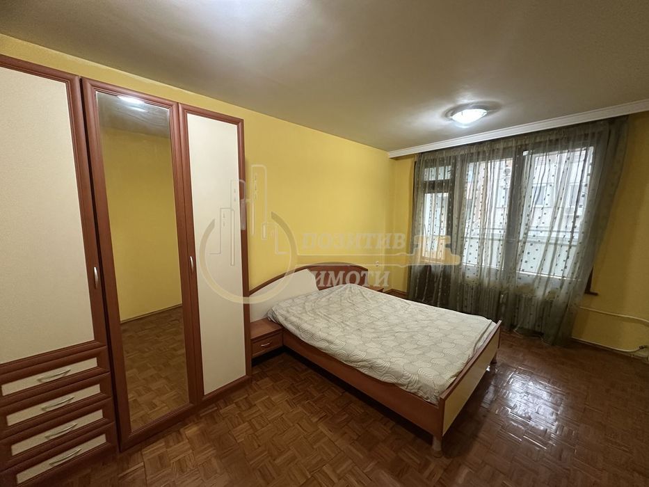 Дава се под наем Тристаен апартамент в София, Оборище - 120 кв.м за 800 € - Снимка #6