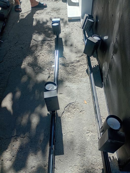 Sistem iluminat pe șină cu spoturi LED