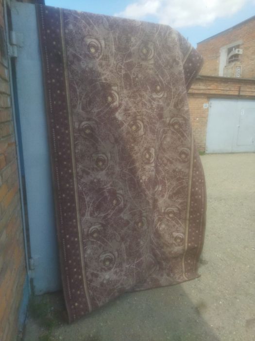 Продам ковер 2,7 на 2, палас 5 на 1,5.