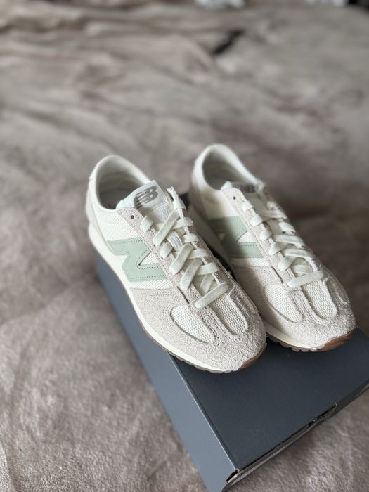 New Balance 274 crem cu verde menta piele intoarsa marimea 38 noi