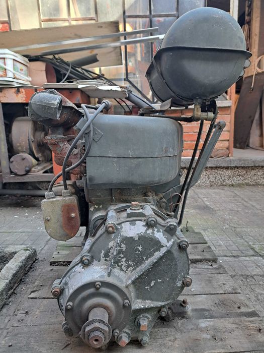 Бензинов Двигател: Четиритактов,  Двуцилиндров, Неизползван, Нов