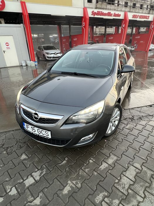 Opel  Astra J An 2012