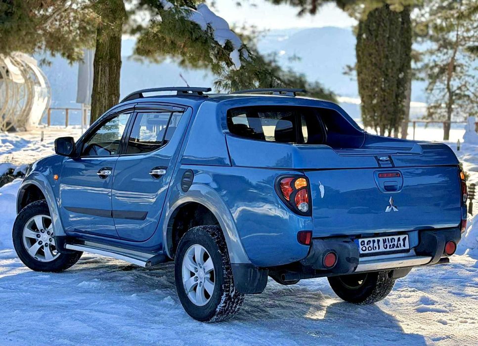 - IMPECABIL Mitsubishi L200 2.5Di-D178cp TRITON EDITION 2009 Full