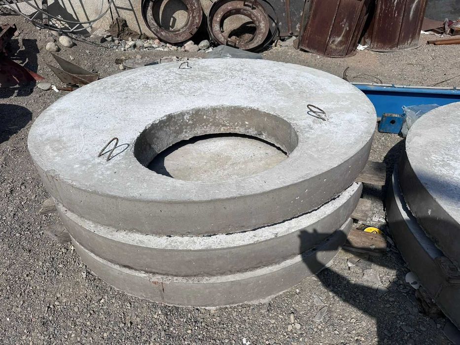 Бетонные кольца , прессованные , отличное качество.