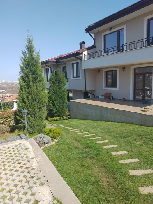 Озеленяване на хотели,ресторанти,частни вили,бензиностанции и д-р.Косене на трева.Ниски цено