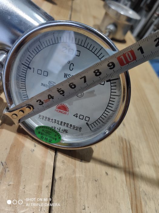 Термометр биметаллический.