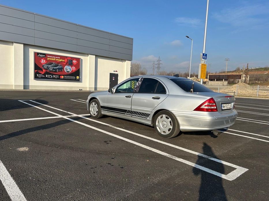 Mercedes C 200,   CDI.   Din  2006.