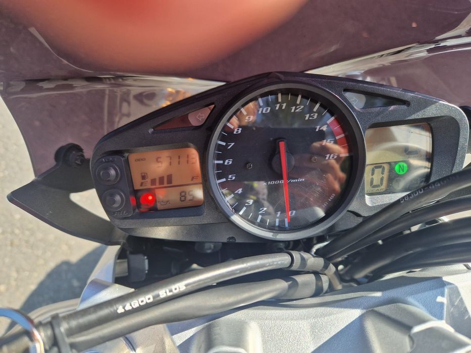 Vând motocicletă Suzuki GSR 600