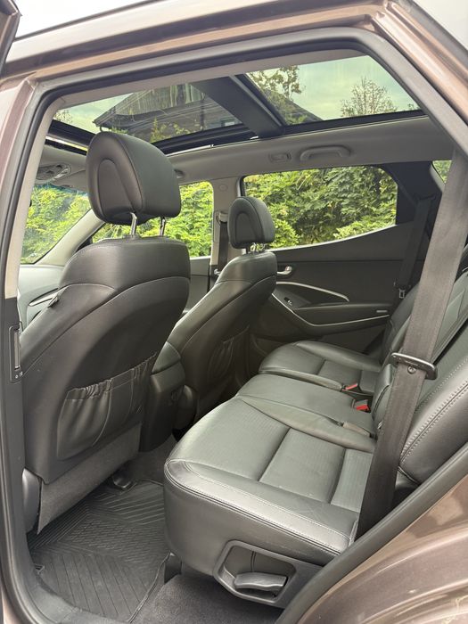 Hyndai Santa Fe 7 locuri 2015 2.2 Diesel 197 Cai automat