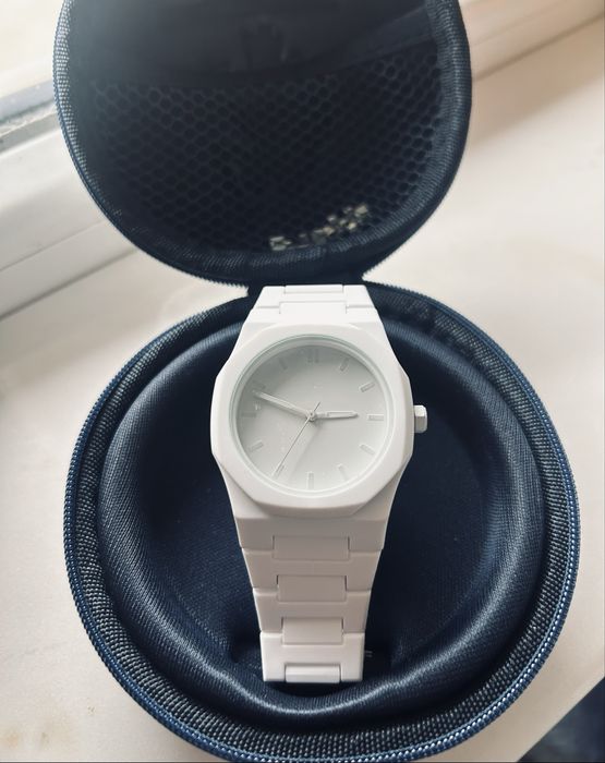 Ръчен часовник в перфектно състояние .