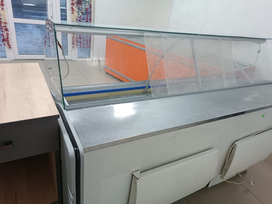 Витринный холодильник