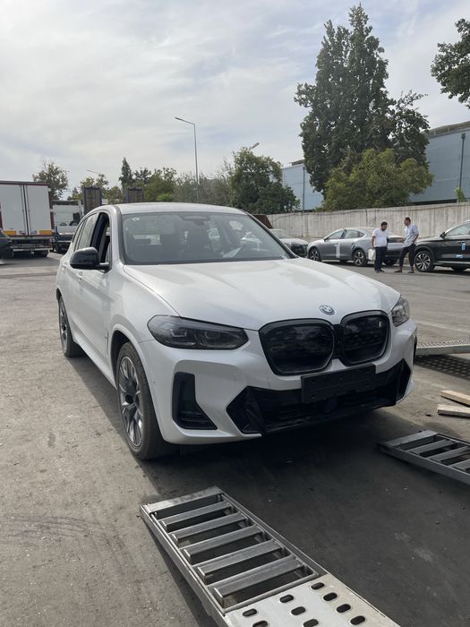 BMW I X 3 M Paket restayling. 53000$ v naliche