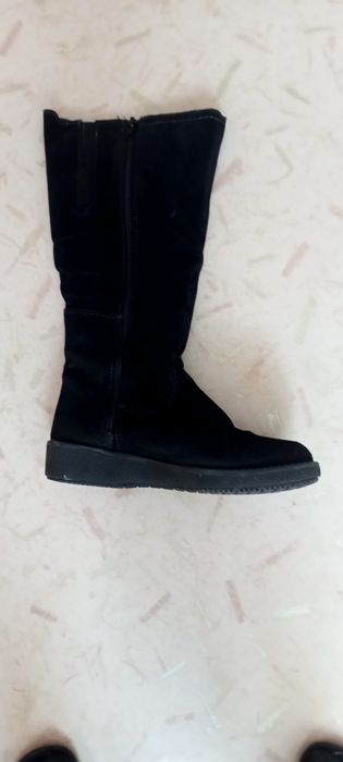 Продам замшевые сапоги