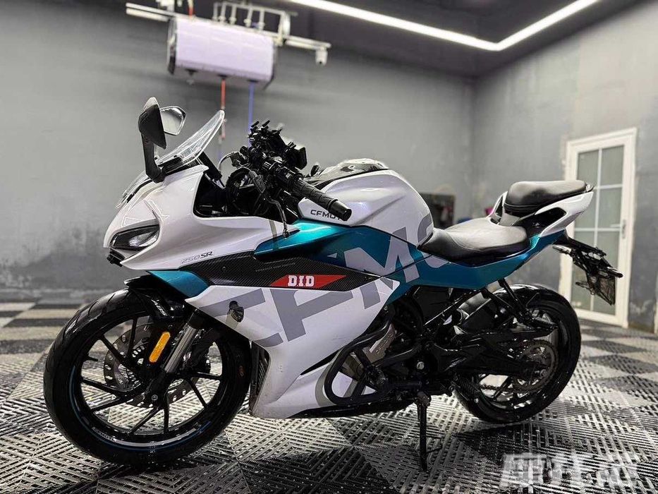 CFMoto 250SR 2021 • 10800 км • Яхши ҳолат