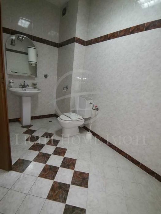 Продава се Многостаен апартамент в Пловдив, Кършияка - 220 кв.м за 1500 €/кв.м - Снимка #3