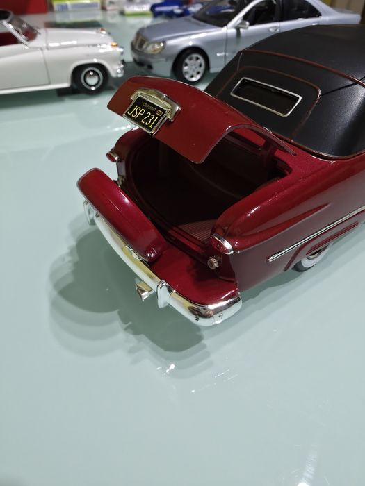 FORD- 1950(1:18)