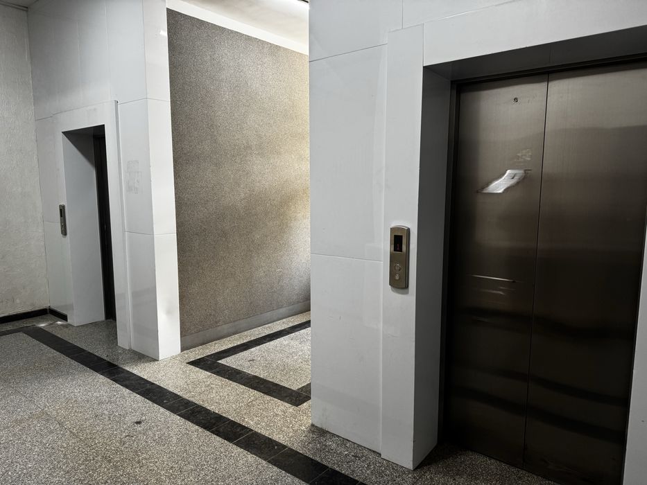 Продается квартира ( коробка )