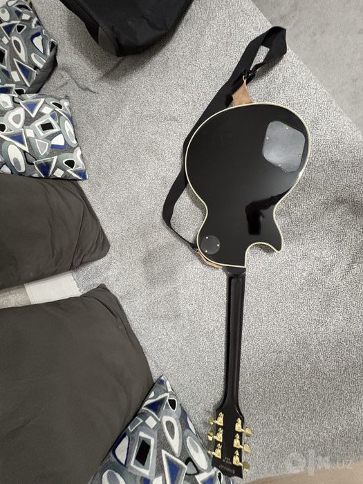 Электрогитара Les Paul Custom + комбик + педаль Behringer | Комплект