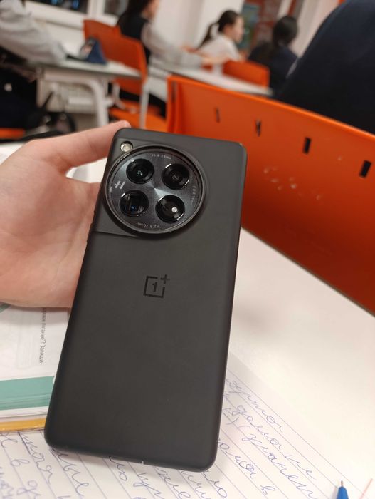 OnePlus 12 индийская версия