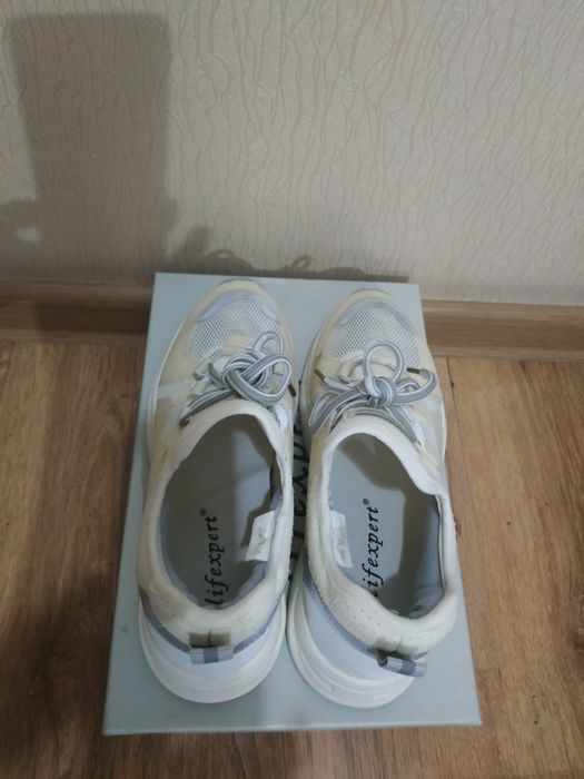 Кроссовки жен 36 размер