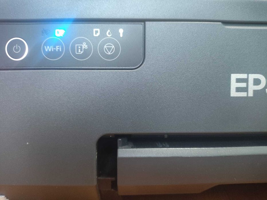 Продам цаетной принтер  Epson EcoTank L8050