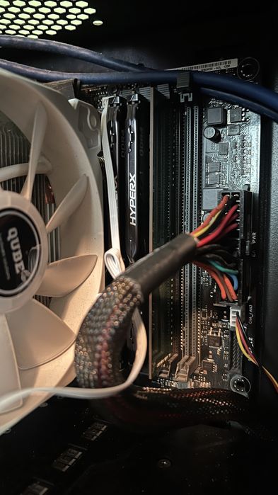 компютър за гейминг Asus rog strix 1080 Intel i7-6700K