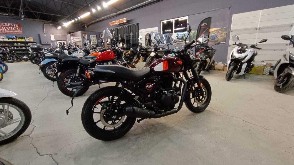 Royal Enfield Hunter 350  / A2 - PROMO by EST BIKE