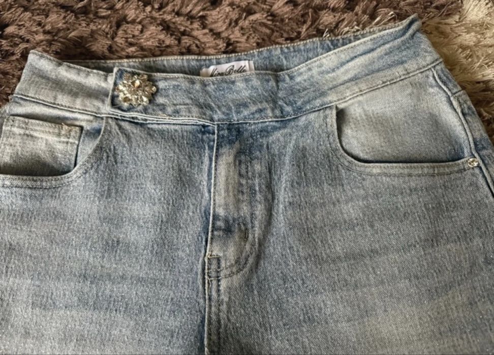 Blugi evazati cu sclipici fin