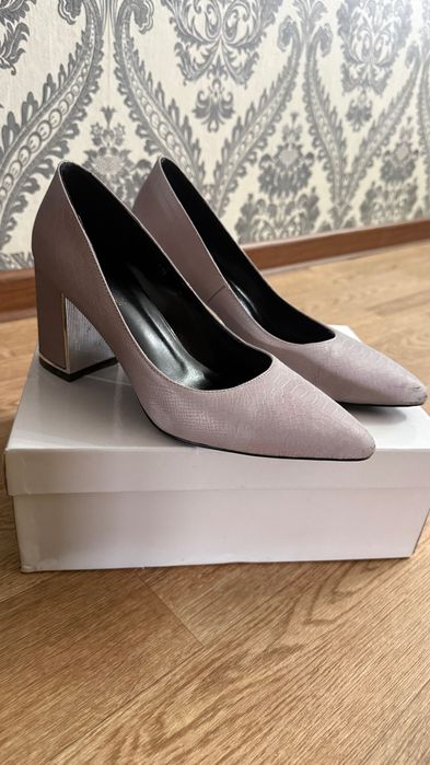 Продам туфли женские