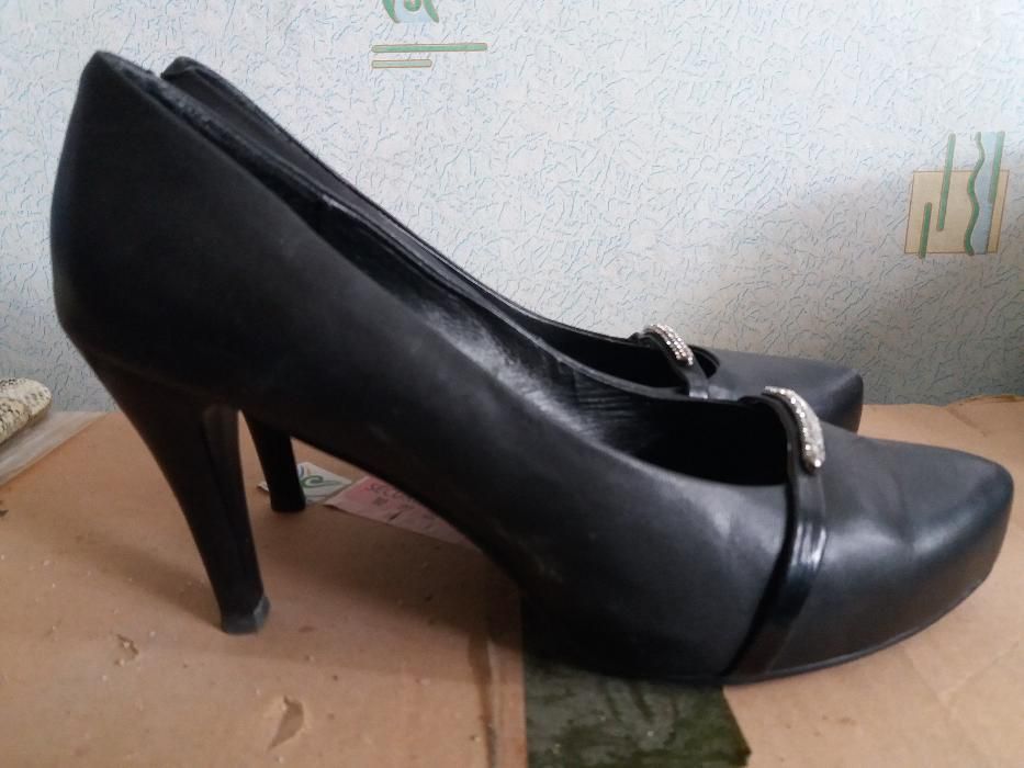 Туфли женские 40, 41,42 размер. Кожа качество. Великан velikan