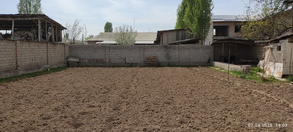 Продается большой дом в Янгиюльском районе. С готовым бизнесом.