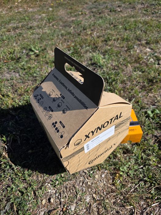 Anvelopa mtb Continental Xynotal DH -SuperSoft 27,5x2,40'(60-584)