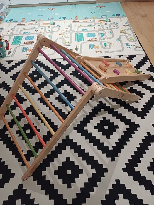 Pikler Montessori cu accesoriu de catarat si tobogan