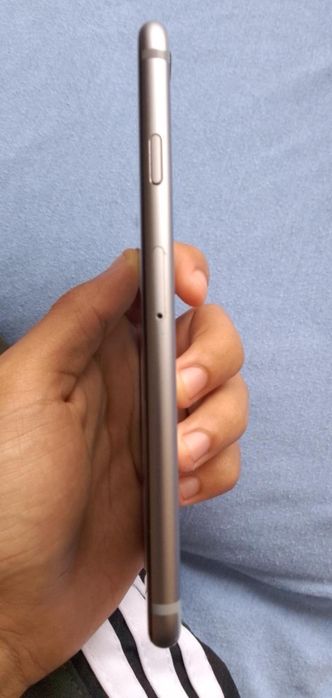 Телефон има само аякот iPhone 6s етелофн