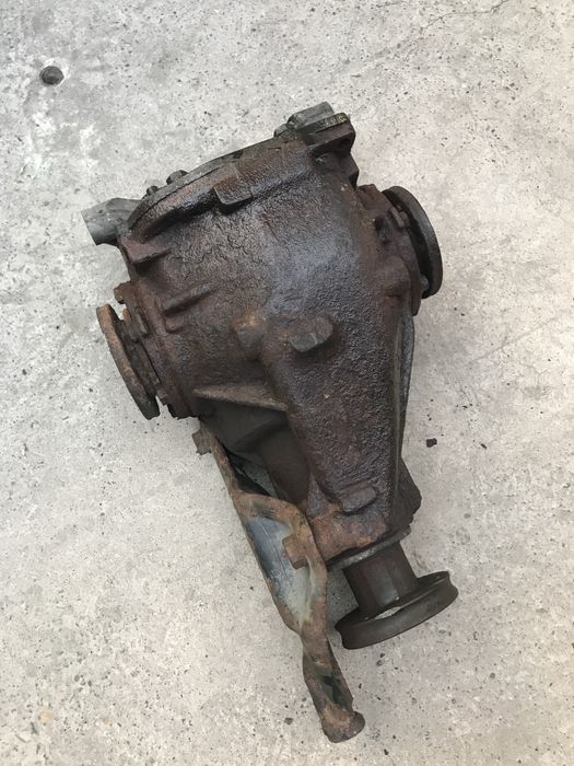 Блок редуктор 3.23 на BMW e34