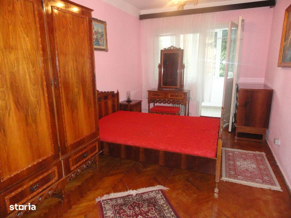 Apartament 4 camere, 2 bai, 2 balcoane, etaj 1, bloc reabilitat Vlaicu