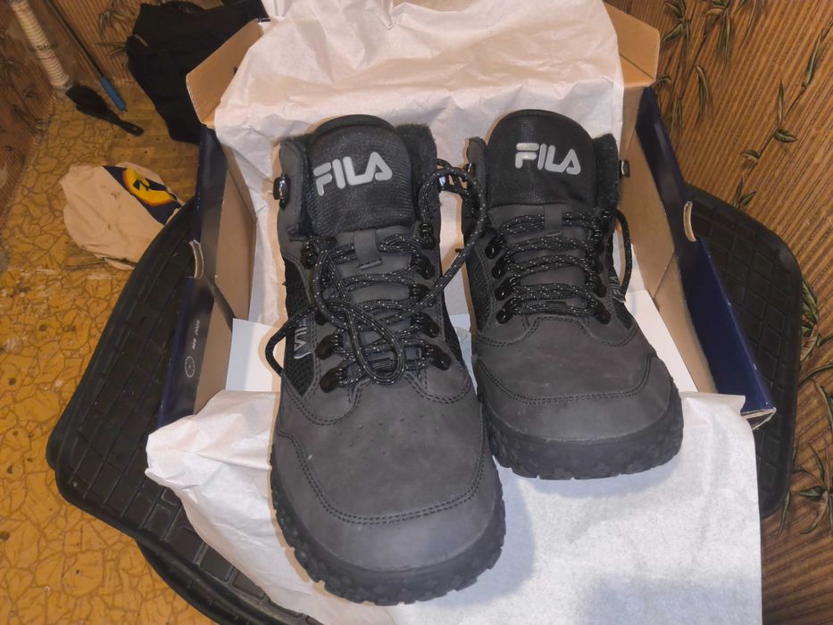 Обувки      Fila