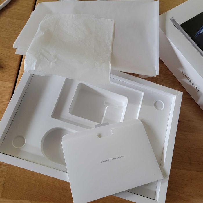 Кутия за Macbook Pro M2 14" 2023 - нова