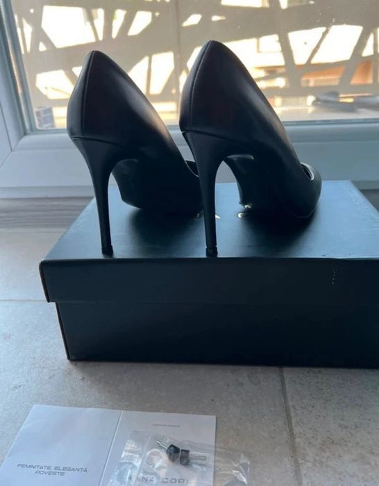 Pantofi stiletto de piele, Ana Cori
