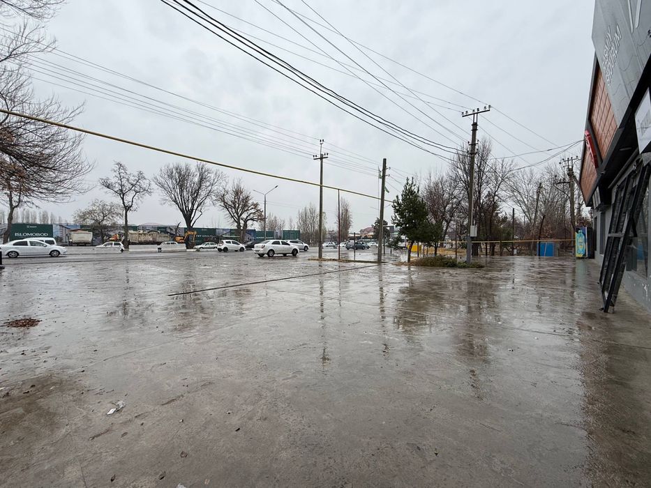 Продаётся земля углавой 9.2соток  вдоль дороги ор: ЖК Исламабад