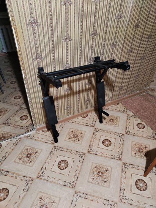 Продам настенный турник 3в1