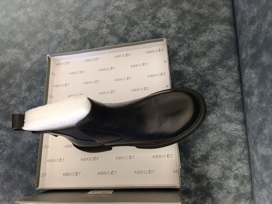 Продаются крутые новые кожаные Челси