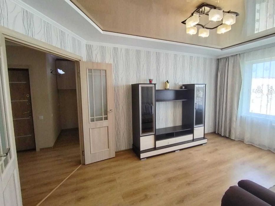 Продается  3  комн квартира Васильковский,35