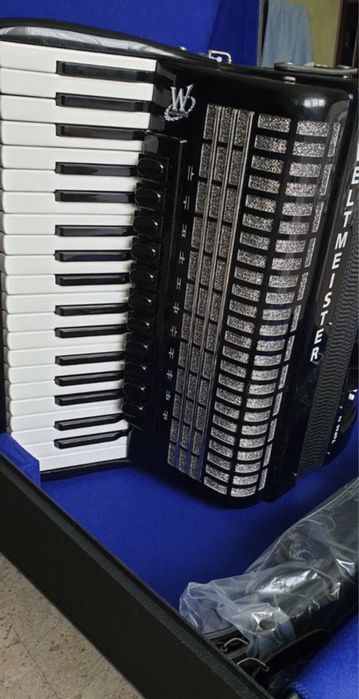 Аккардион Weltmeister Topas 4