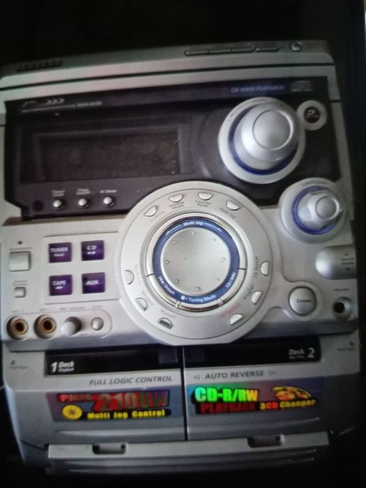 Музыкальный центр "Самсунг", б/у