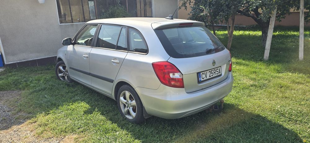 SKODA Fabia 2011 — imagine 4
