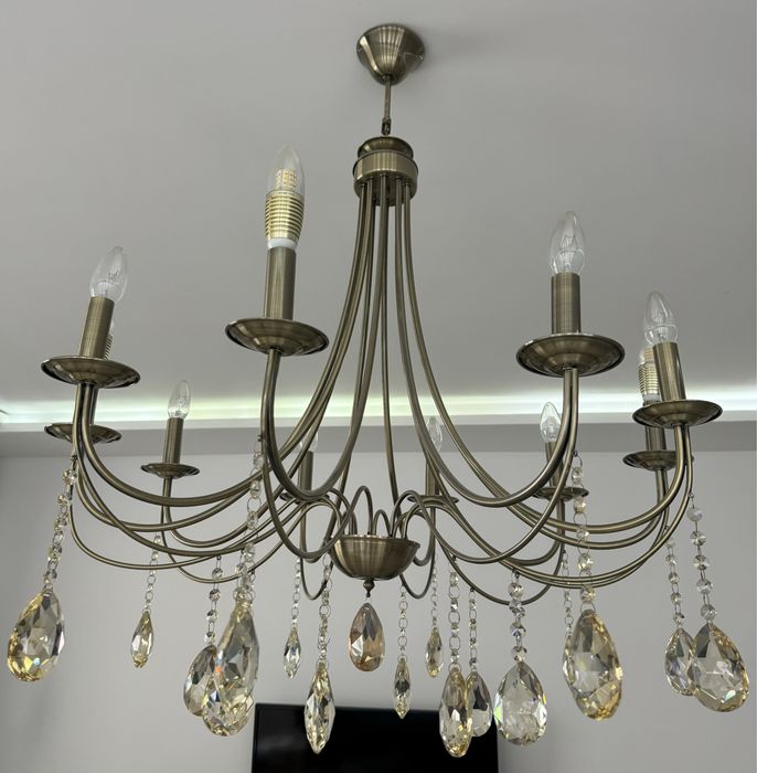 Продам люстру очень красивую